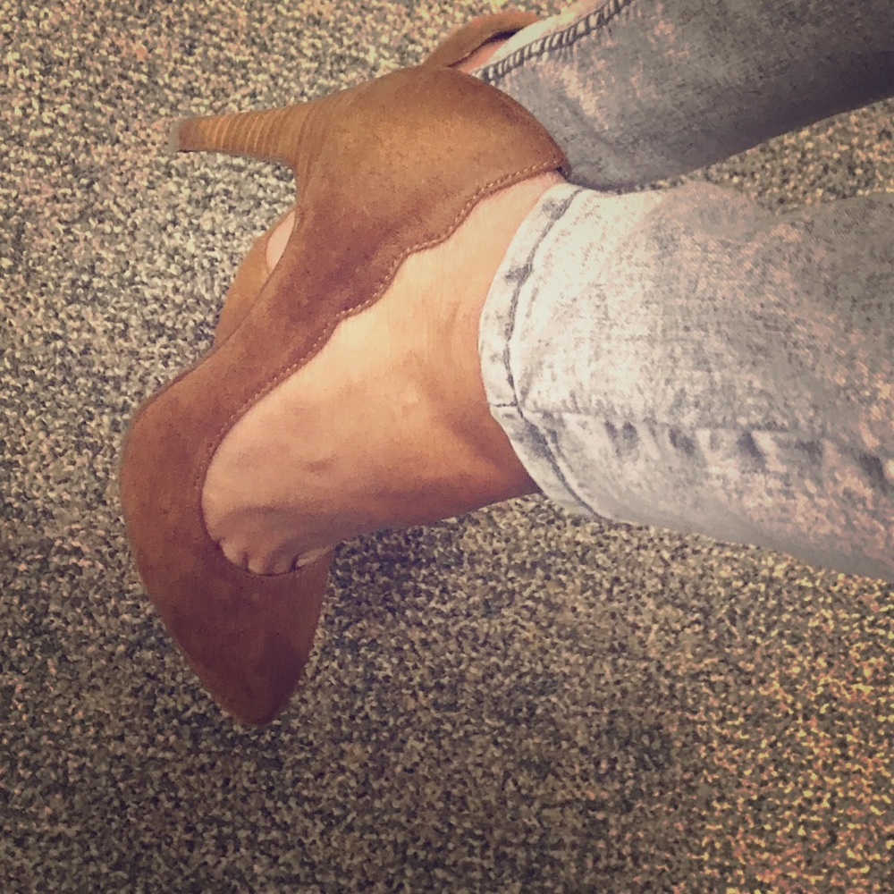 Crown Vintage Camel Suede Pumps